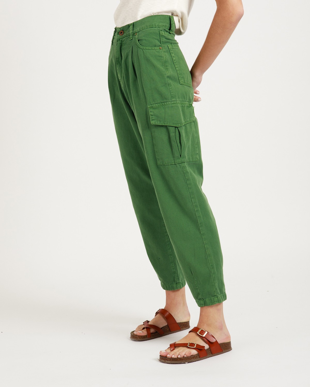 wanama_slouchy-cargo-green-elvis-jeans-ii_21-14-2022__picture-2408