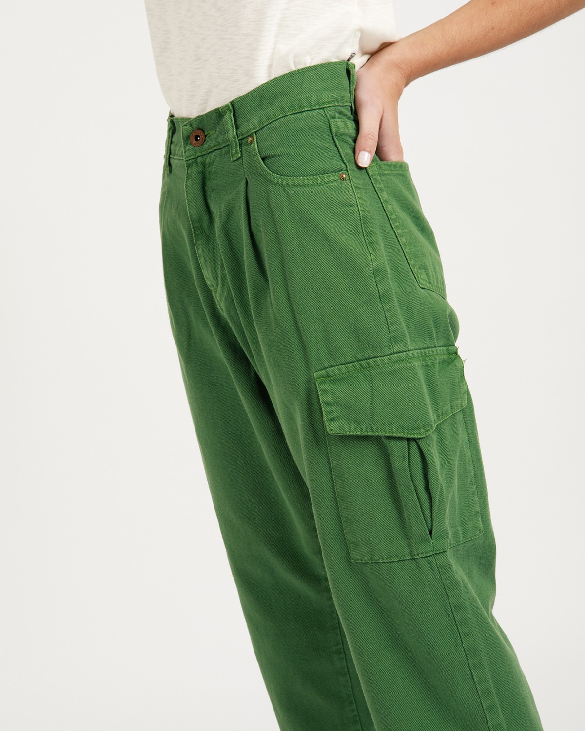 wanama_slouchy-cargo-green-elvis-jeans-ii_21-14-2022__picture-2409