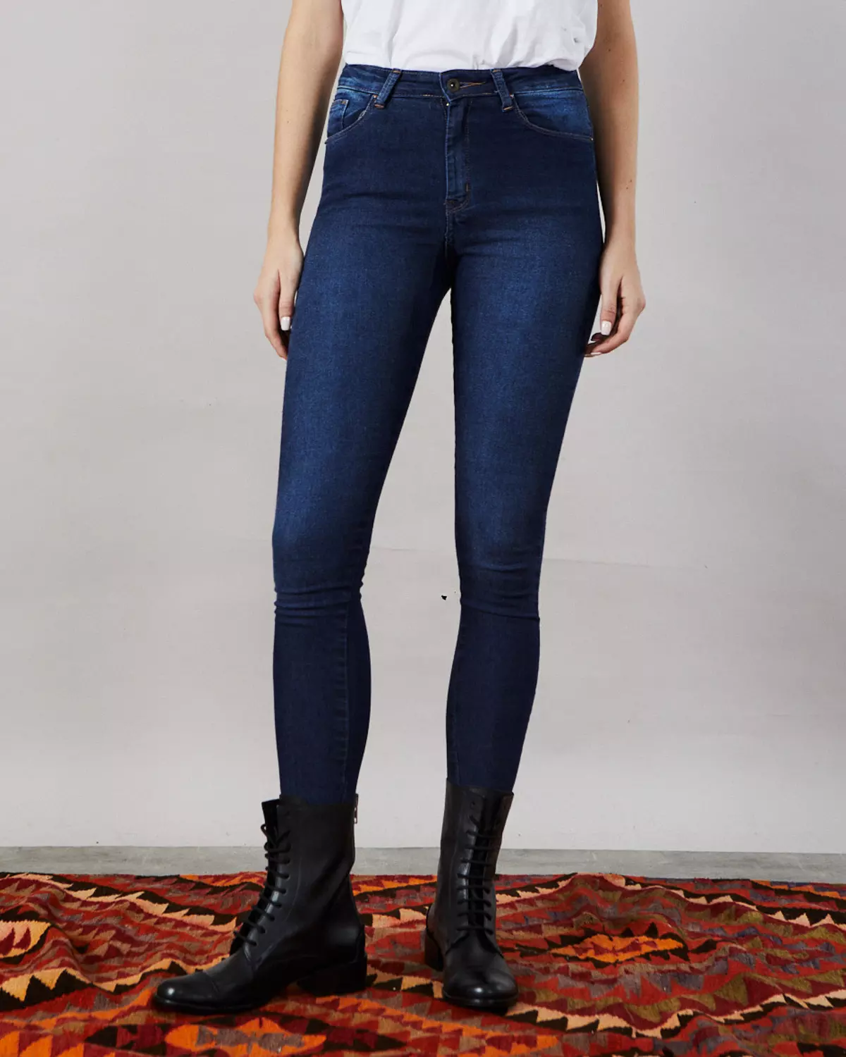 Basic Used Blue Taylor Jeans